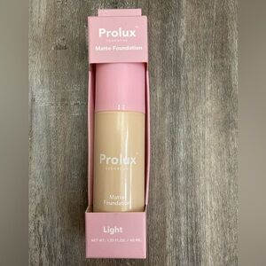 Prolux Matte foundation- Light